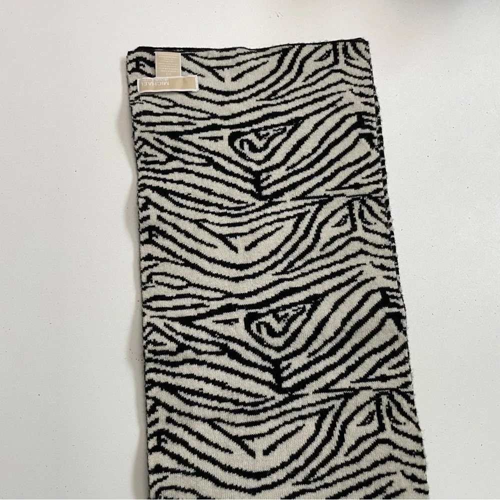Michael Kors Scarf Soft Wool Animal Print Zebra Black Cream
